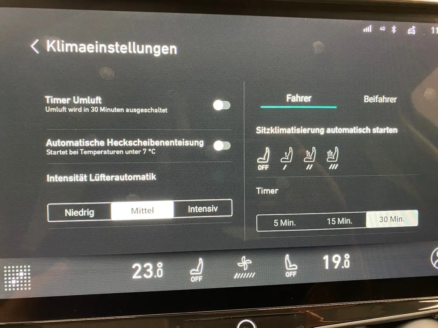 01 PHEV 1.5 Plug-in-Hybrid Automatik 360° Kamera
