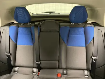 01 PHEV 1.5 Plug-in-Hybrid Automatik 360° Kamera