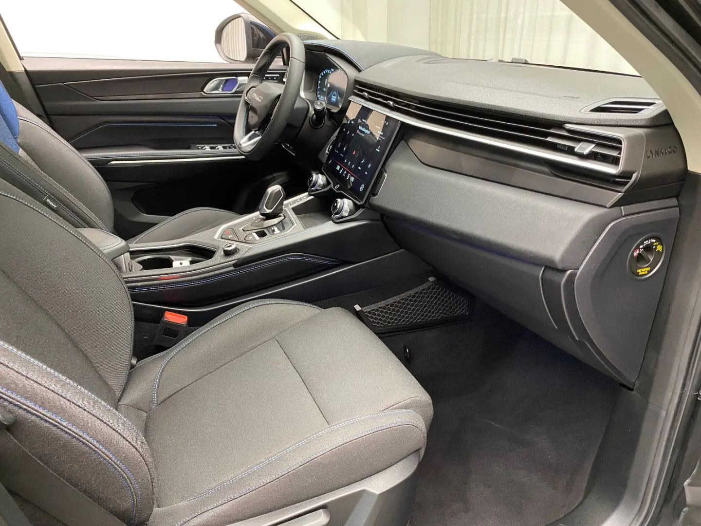01 PHEV 1.5 Plug-in-Hybrid Automatik 360° Kamera