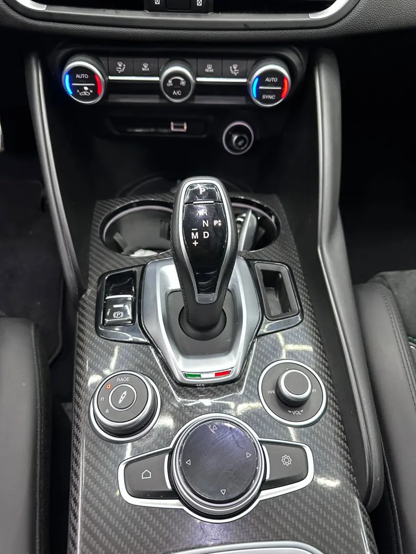 ALFA ROMEO GIULIA QUADRIFOGLIO 🍀, Full carbon, An 2022