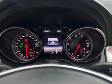 MERCEDES-BENZ CLA 180 AMG Line, 1.6 Benzina, An 2018