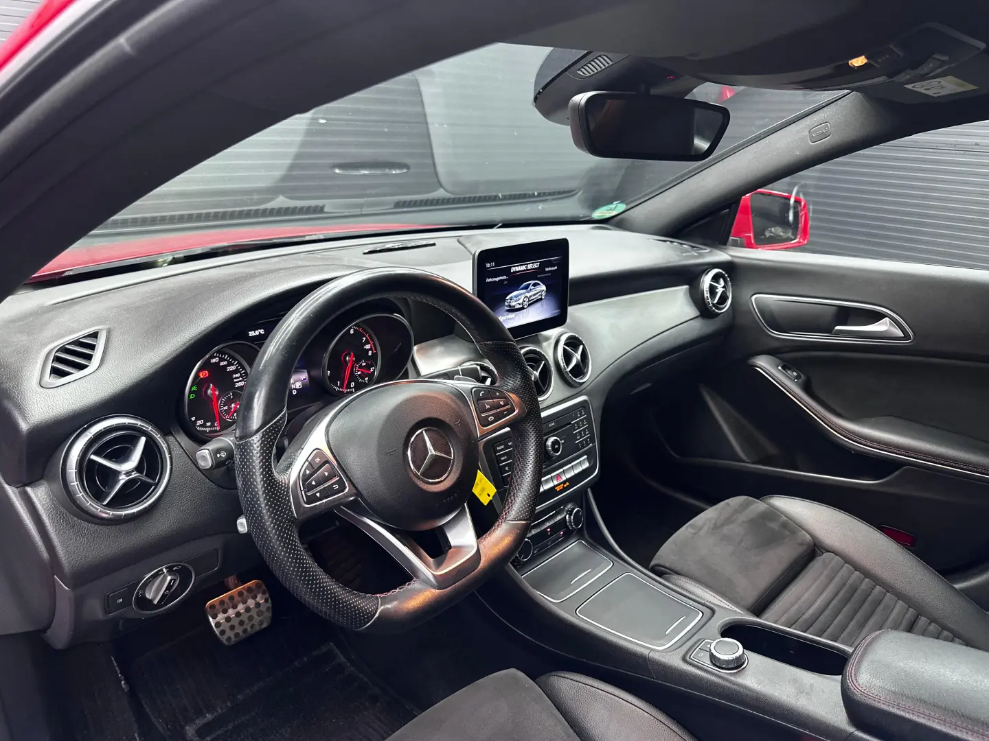 MERCEDES-BENZ CLA 180 AMG Line, 1.6 Benzina, An 2018