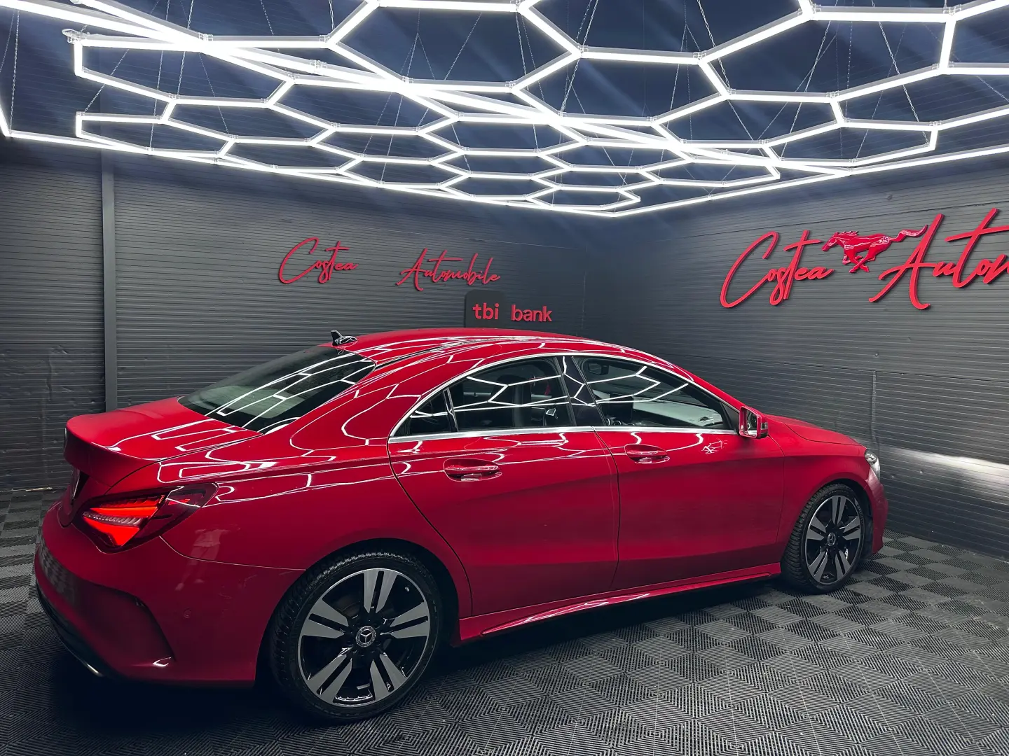 MERCEDES-BENZ CLA 180 AMG Line, 1.6 Benzina, An 2018