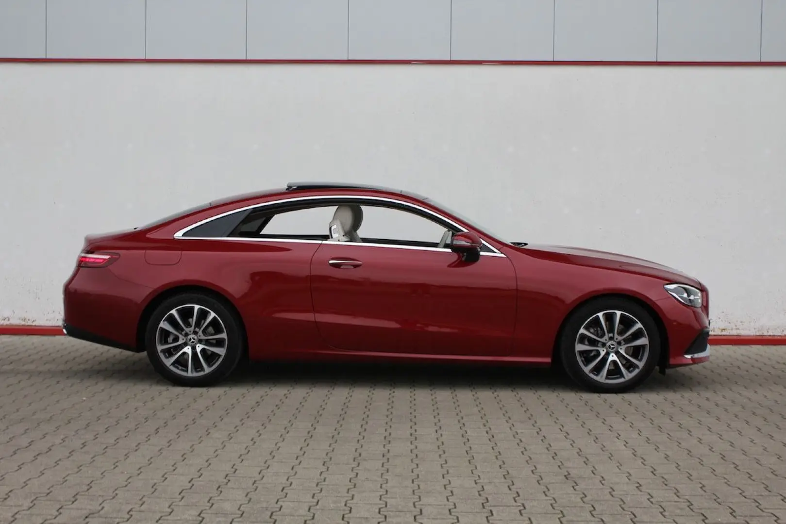 E 220 d Coupé Cp. PANORAMA Burmester AHK BEIGE