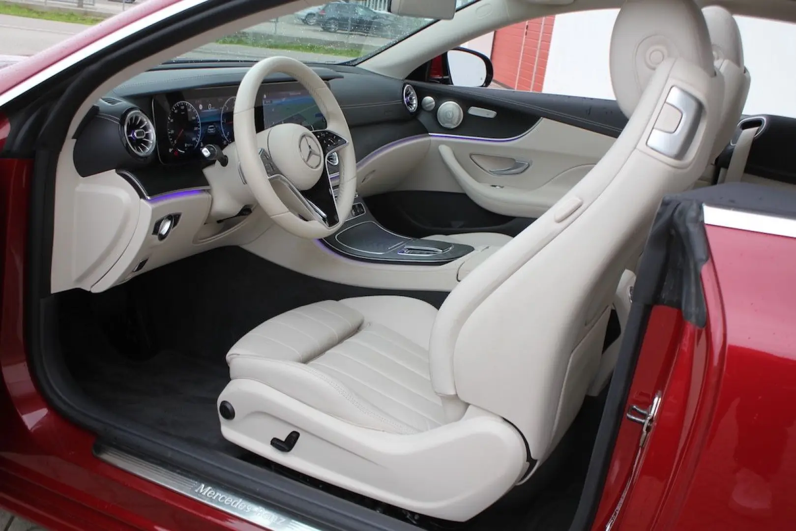 E 220 d Coupé Cp. PANORAMA Burmester AHK BEIGE