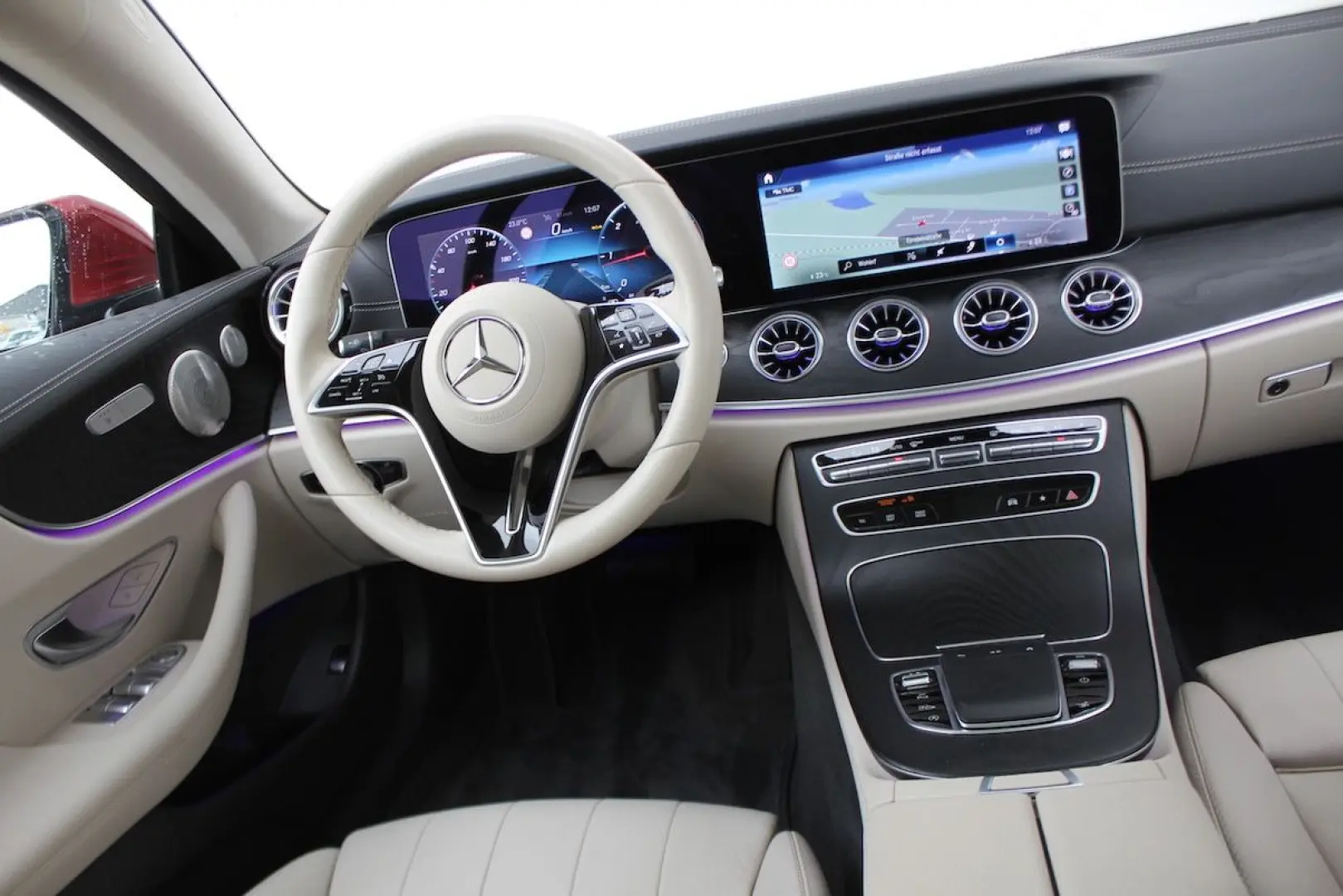 E 220 d Coupé Cp. PANORAMA Burmester AHK BEIGE