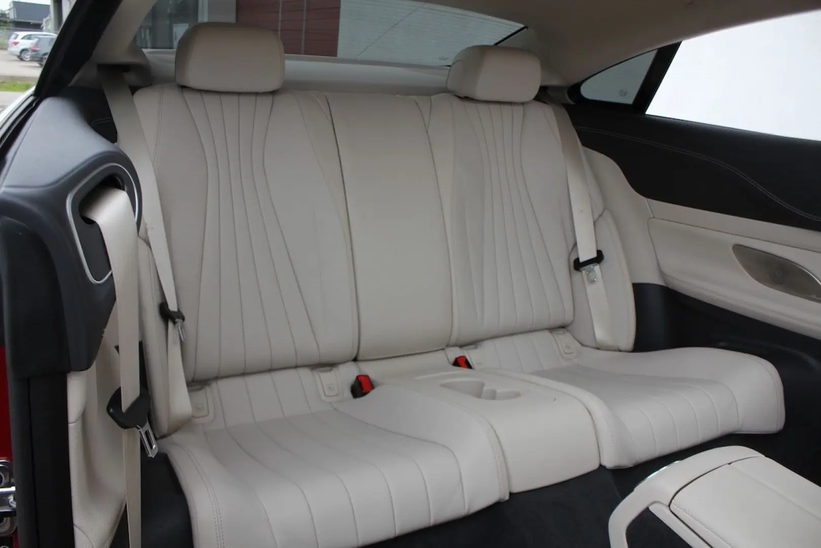 E 220 d Coupé Cp. PANORAMA Burmester AHK BEIGE