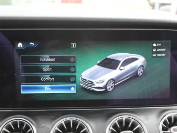 E 220 d Coupé Cp. PANORAMA Burmester AHK BEIGE