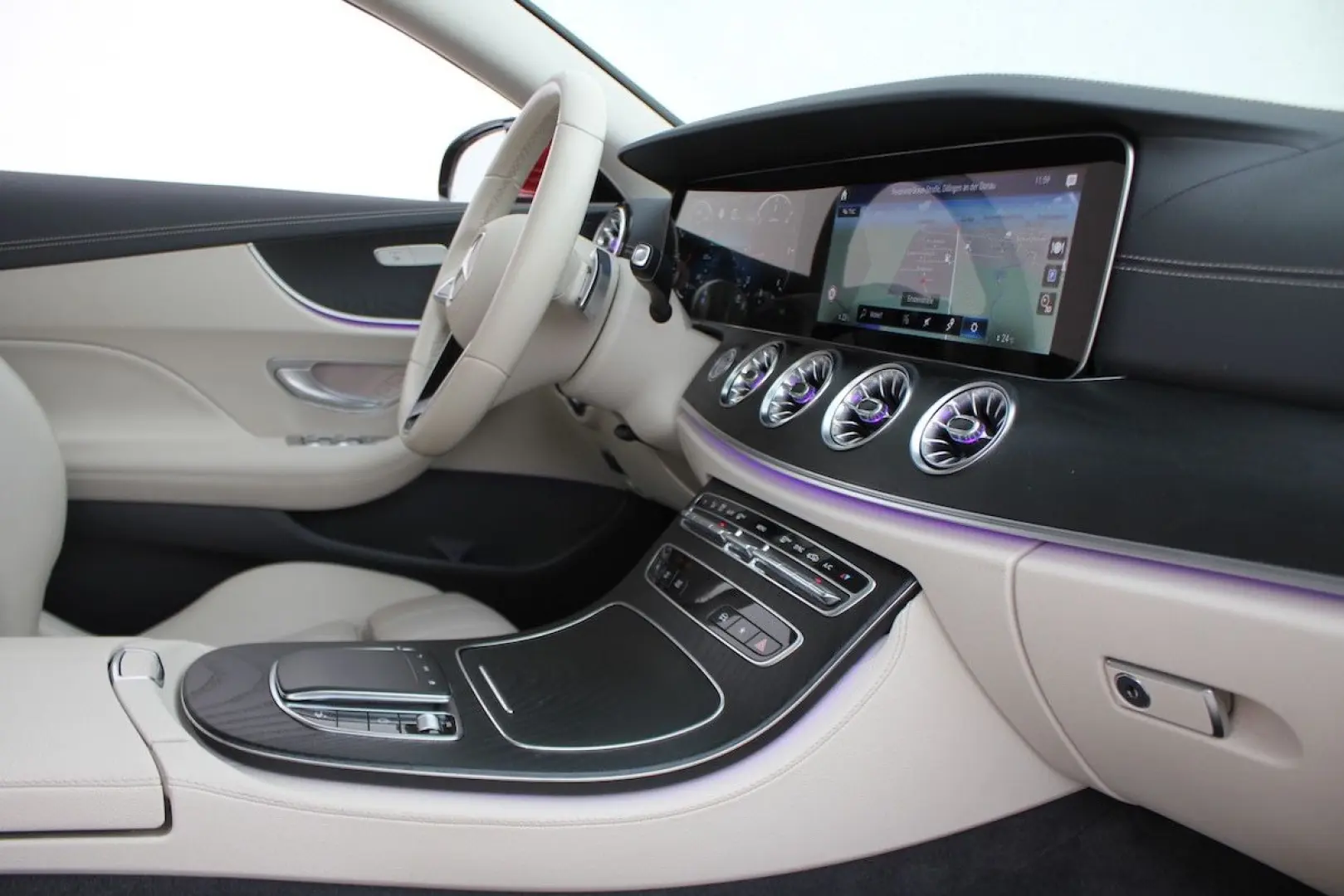 E 220 d Coupé Cp. PANORAMA Burmester AHK BEIGE