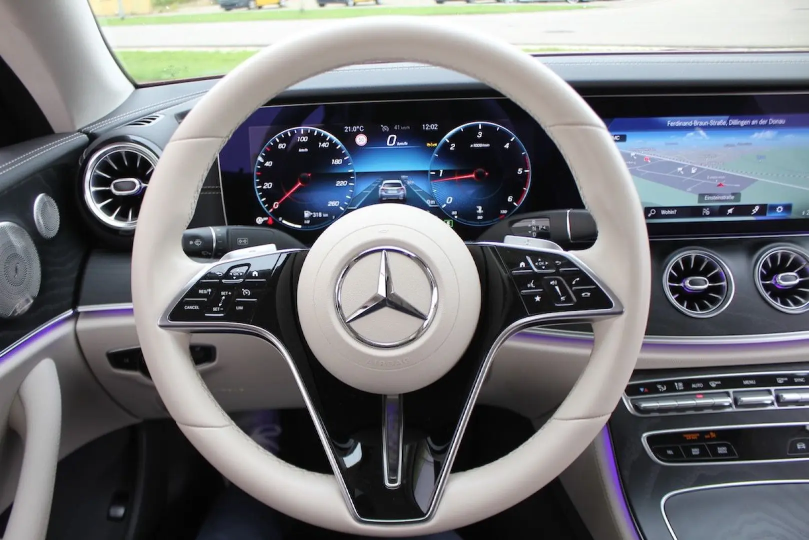 E 220 d Coupé Cp. PANORAMA Burmester AHK BEIGE