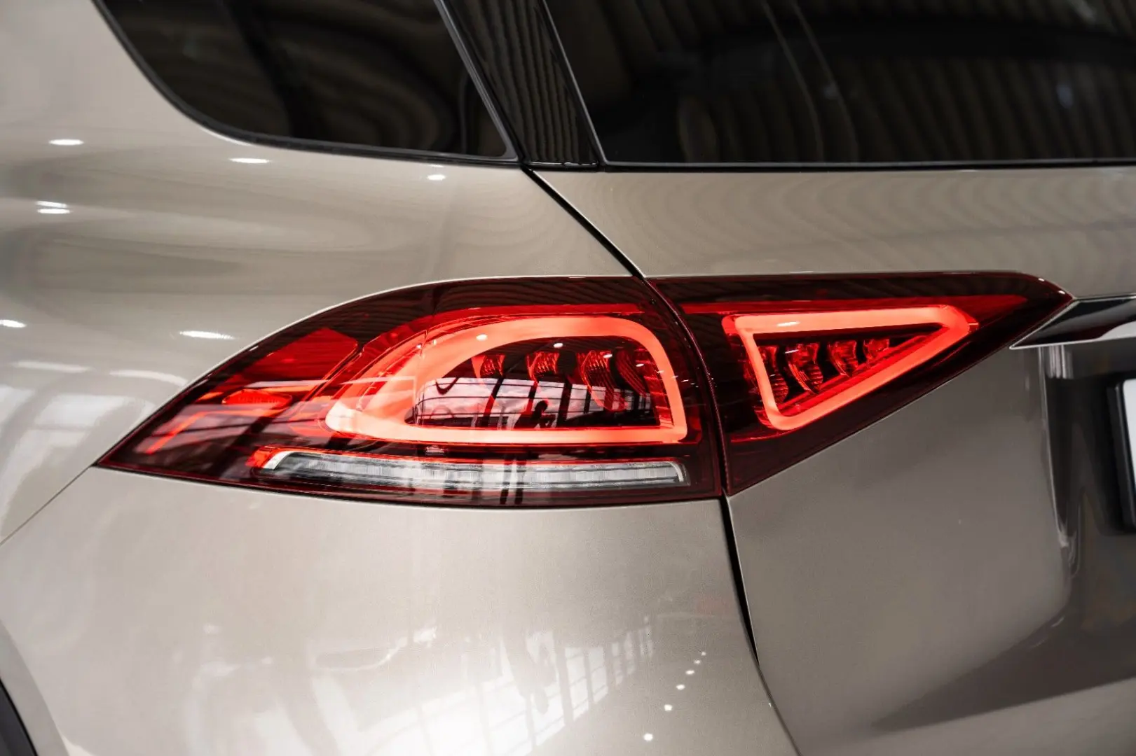 GLE 450 4Matic*1.HAND*MULTIBEAM*WALNUSSHOLZ*AHK*