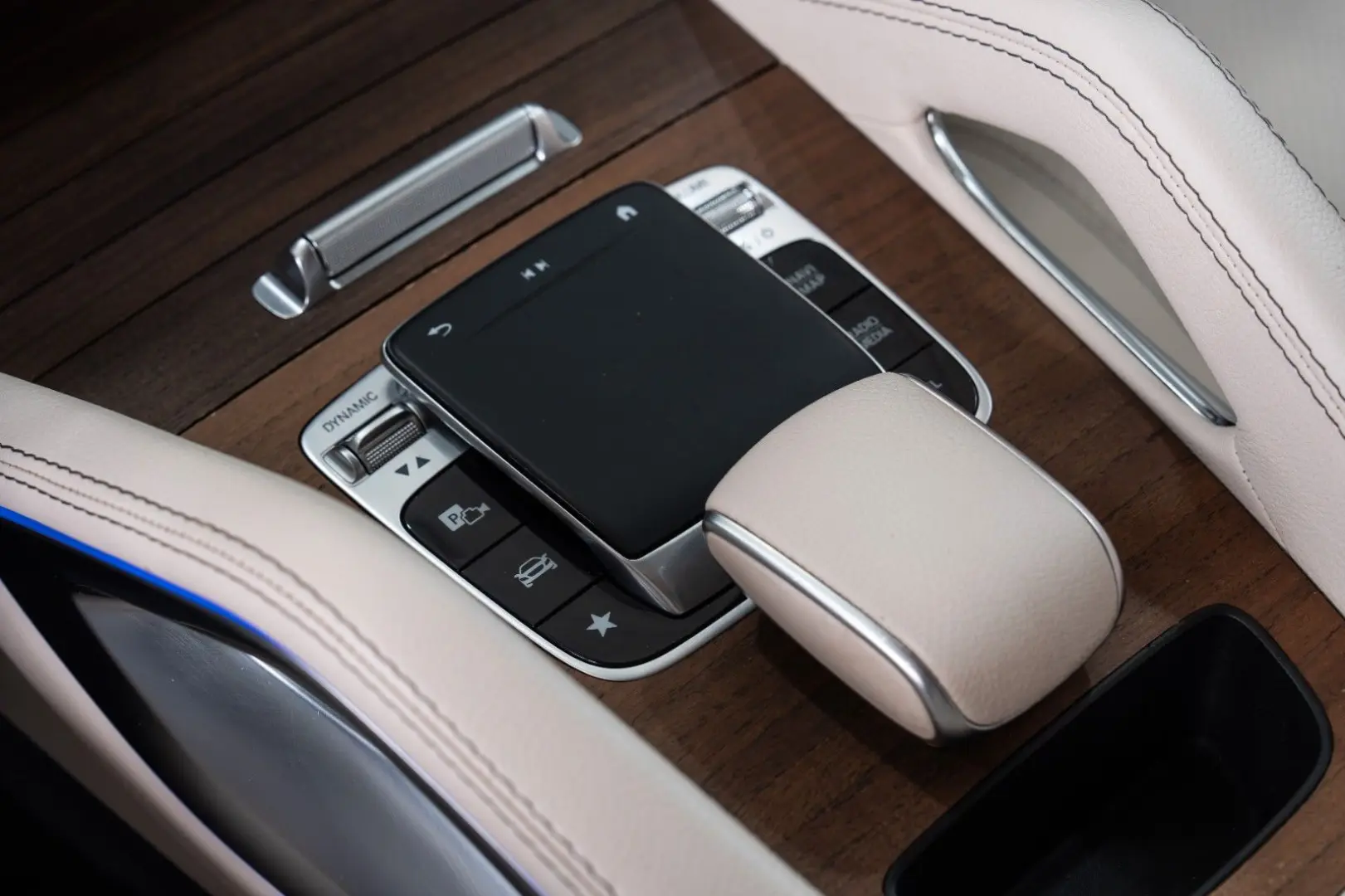 GLE 450 4Matic*1.HAND*MULTIBEAM*WALNUSSHOLZ*AHK*
