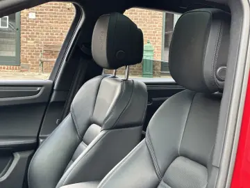 Macan T BOSE*PANORAMA*KAMERA*RELING*21 RS SPYDER