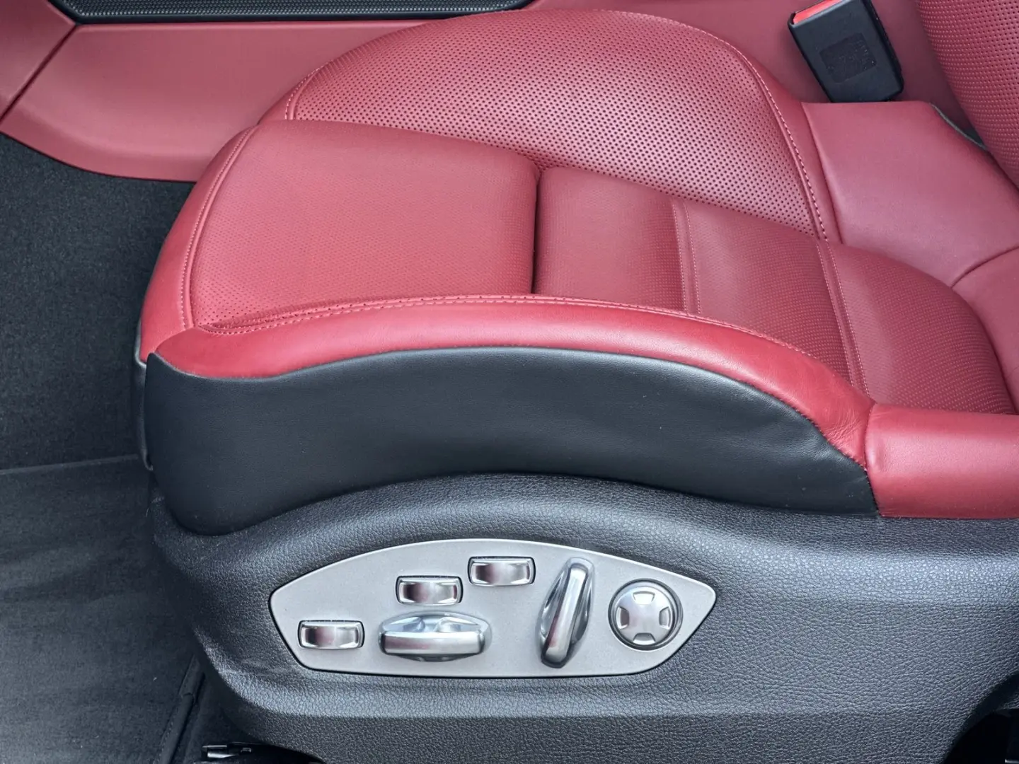 Macan T SPORTABGAS*21 EXCLUSIVE*BOSE*LED*CARBON