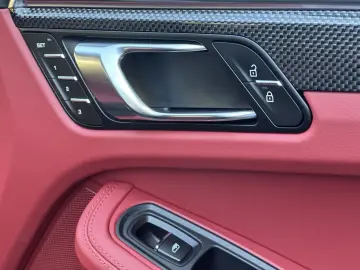 Macan T SPORTABGAS*21 EXCLUSIVE*BOSE*LED*CARBON