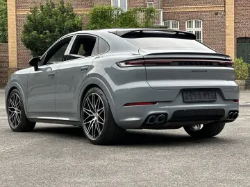 Cayenne S  Coupe SPORTDESIGN-ABGAS*BOSE*HD MATRI