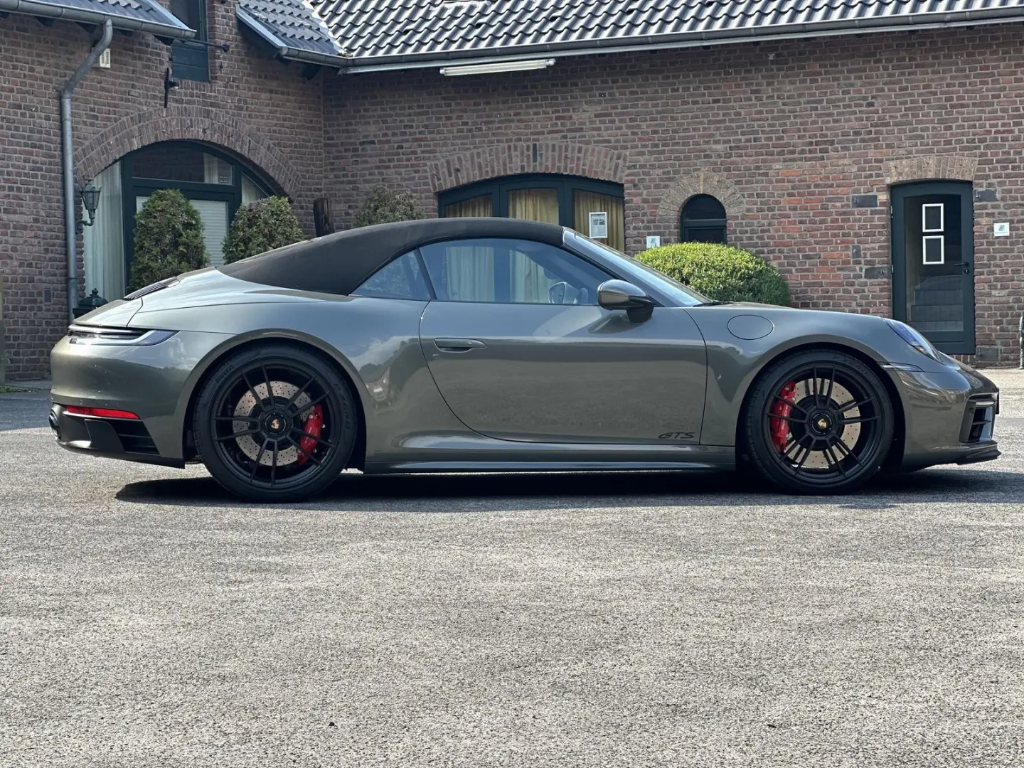 992  911 Cabrio 4 GTS Cabrio A.GRÜN/TRÜFFELBRAUN