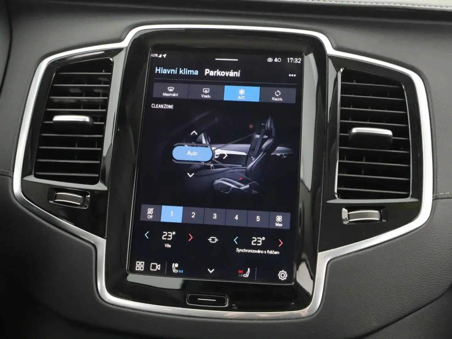 XC90