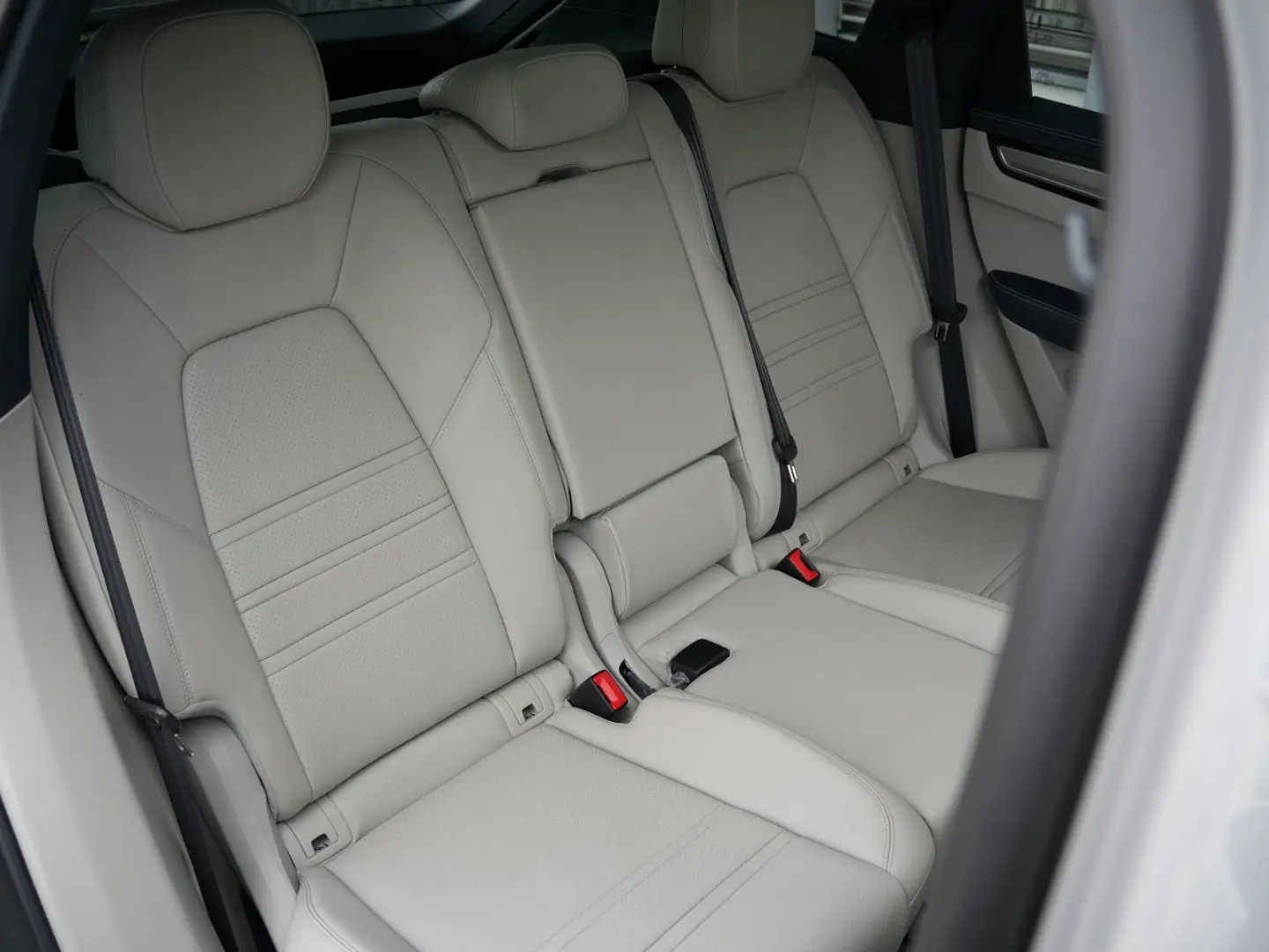 CAYENNE SPORTDESIGN-ACC-HINTERACHSL-AHK-22