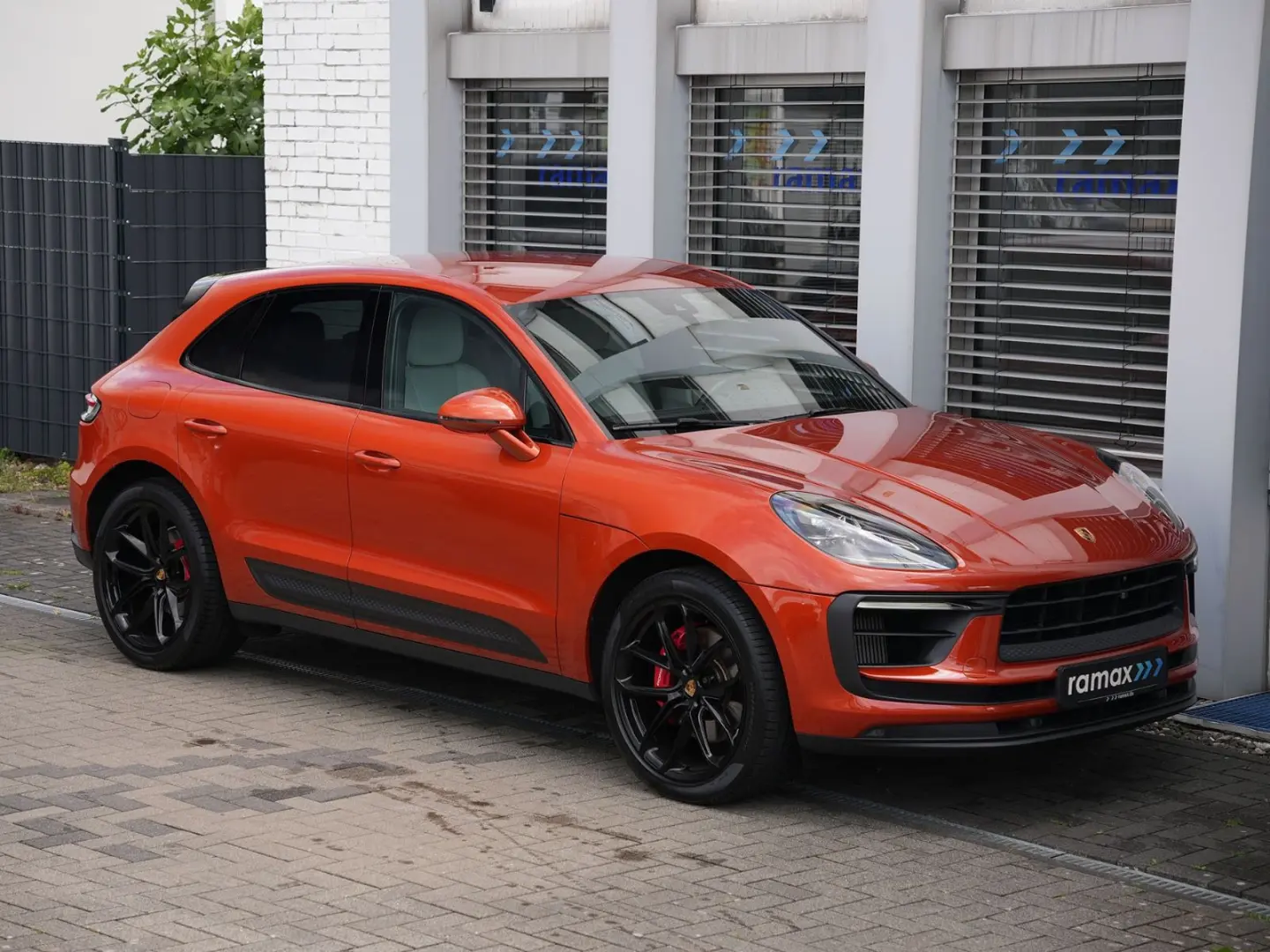 MACAN S PAPAYA-KREIDE-LUFTF.-SPORTABGAS.-21