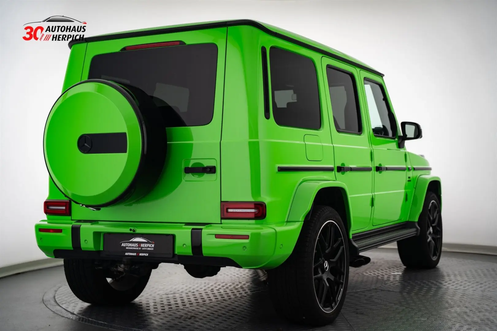 G 63 AMG Facelift Alien Green SUPERIOR Burmester