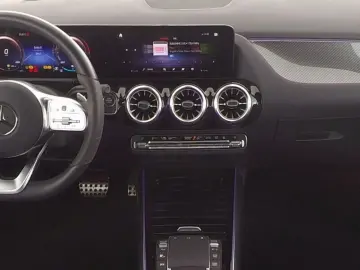 GLA 250 e AMG/19''/LED/Head-up/Pano-SD/Burmester