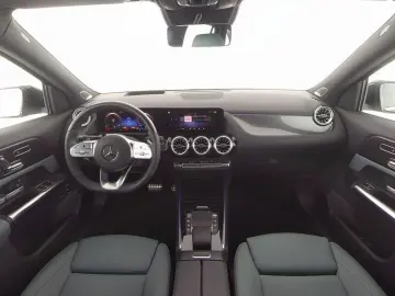 GLA 250 e AMG/19''/LED/Head-up/Pano-SD/Burmester