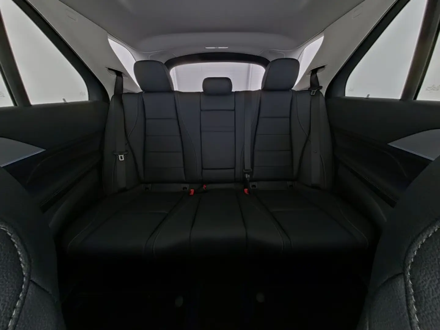 GLE 300 d 4M Advanved/Multibeam/Panorama-SD/AHK/