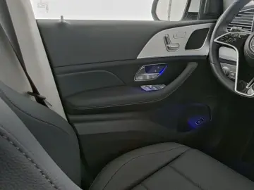 GLE 300 d 4M Advanved/Multibeam/Panorama-SD/AHK/