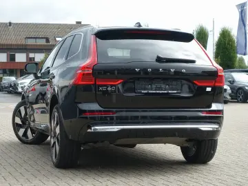 XC60 Recharge Plus Bright T8 AWD Pano/360°Cam/