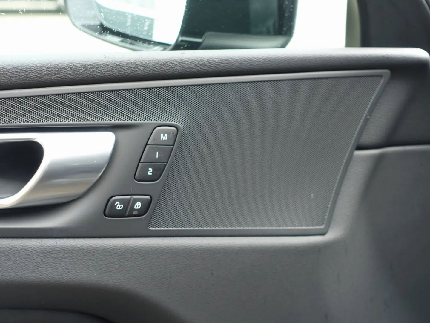 XC60 Recharge Plus Bright T8 AWD Pano/360°Cam/