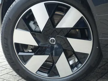XC60 Recharge Plus Bright T8 AWD Pano/360°Cam/