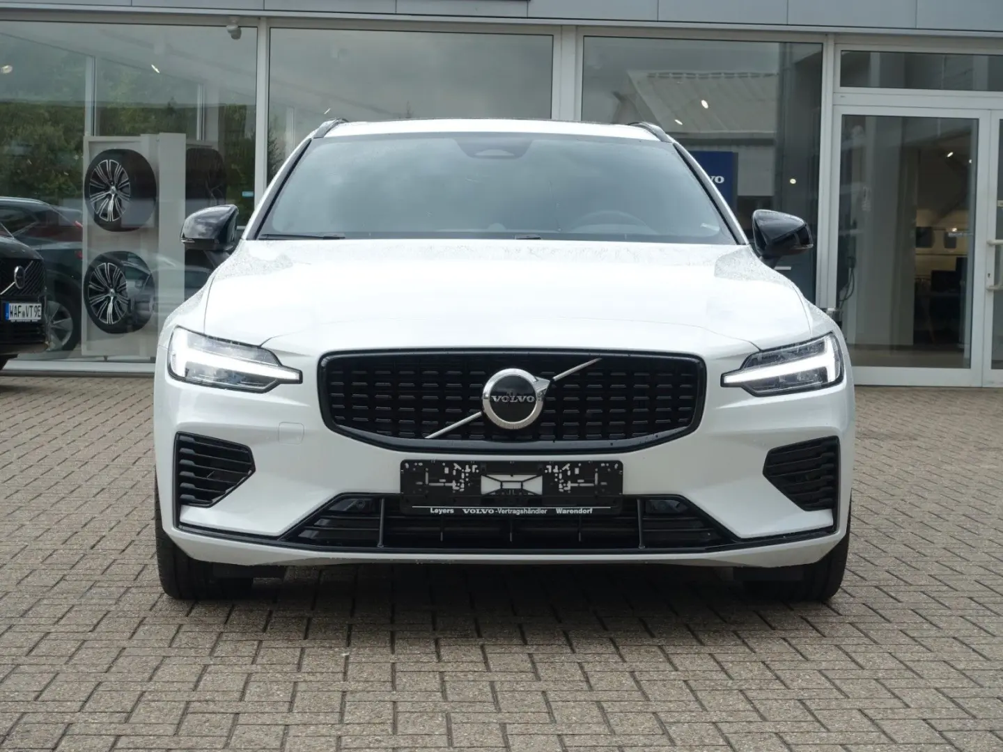 V60 T8 AWD Plug-in Hybrid/B&W/Lenkradhz./HeadUp