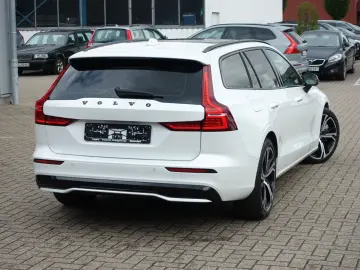 V60 T8 AWD Plug-in Hybrid/B&W/Lenkradhz./HeadUp