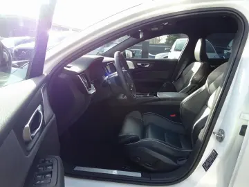 V60 T8 AWD Plug-in Hybrid/B&W/Lenkradhz./HeadUp