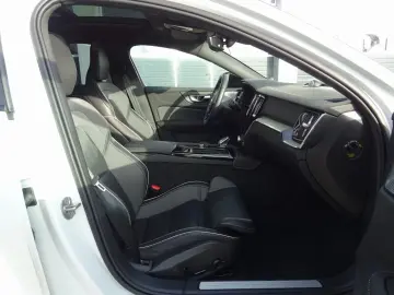 V60 T8 AWD Plug-in Hybrid/B&W/Lenkradhz./HeadUp