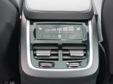 XC90 Ultra T8 AWD Plug-in Hybrid Pano/HeadUp/H&K