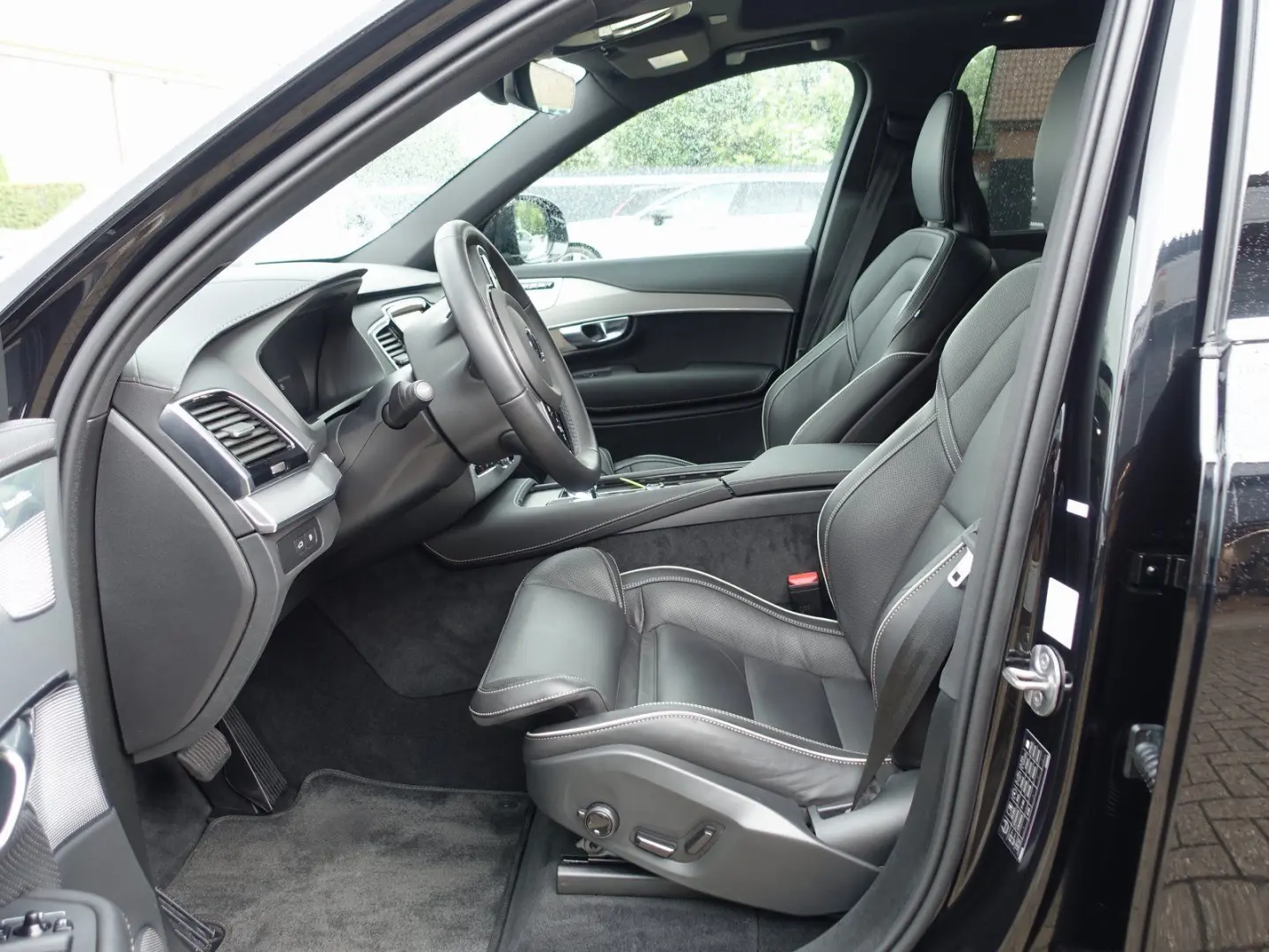 XC90 T8 AWD Plug-in Hybrid Pano/AHK/B&W/Four-C
