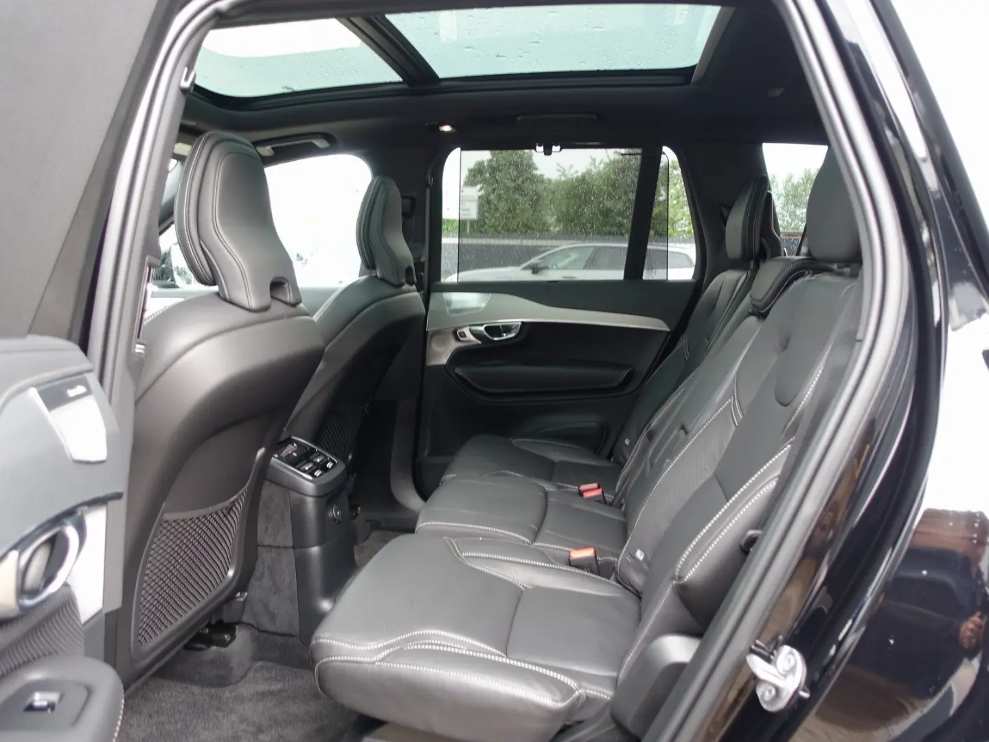 XC90 T8 AWD Plug-in Hybrid Pano/AHK/B&W/Four-C