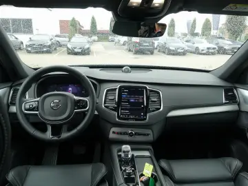 XC90 T8 AWD Plug-in Hybrid Pano/AHK/B&W/Four-C