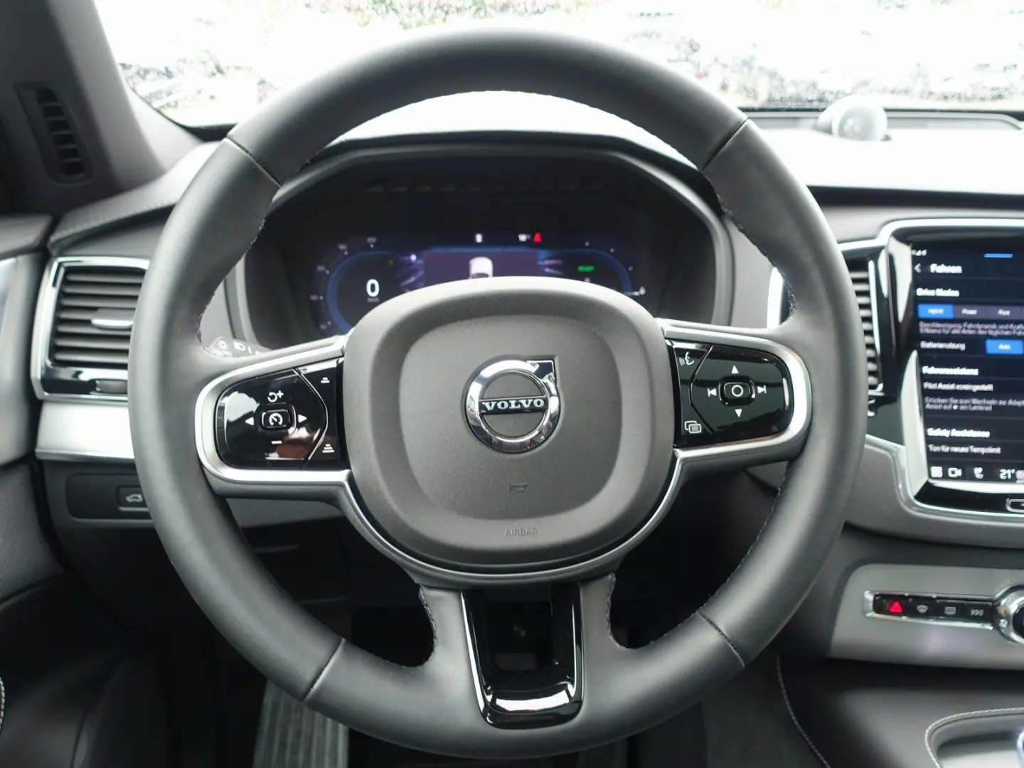 XC90 T8 AWD Plug-in Hybrid Pano/AHK/B&W/Four-C