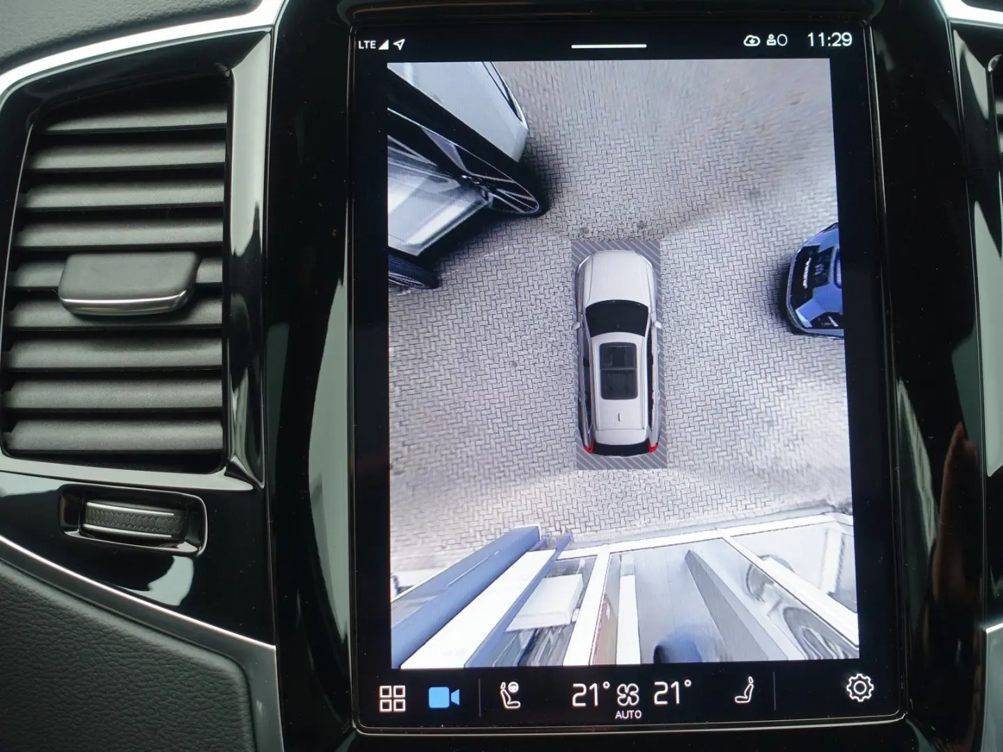 XC90 T8 AWD Plug-in Hybrid Pano/AHK/B&W/Four-C