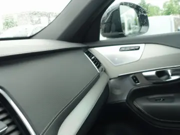 XC90 T8 AWD Plug-in Hybrid Pano/AHK/B&W/Four-C