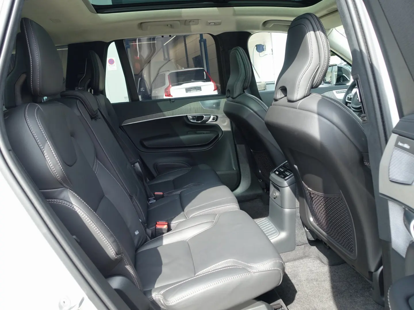 XC90 Ultra Dark T8 AWD Plug-in Hybrid PANO/B&W