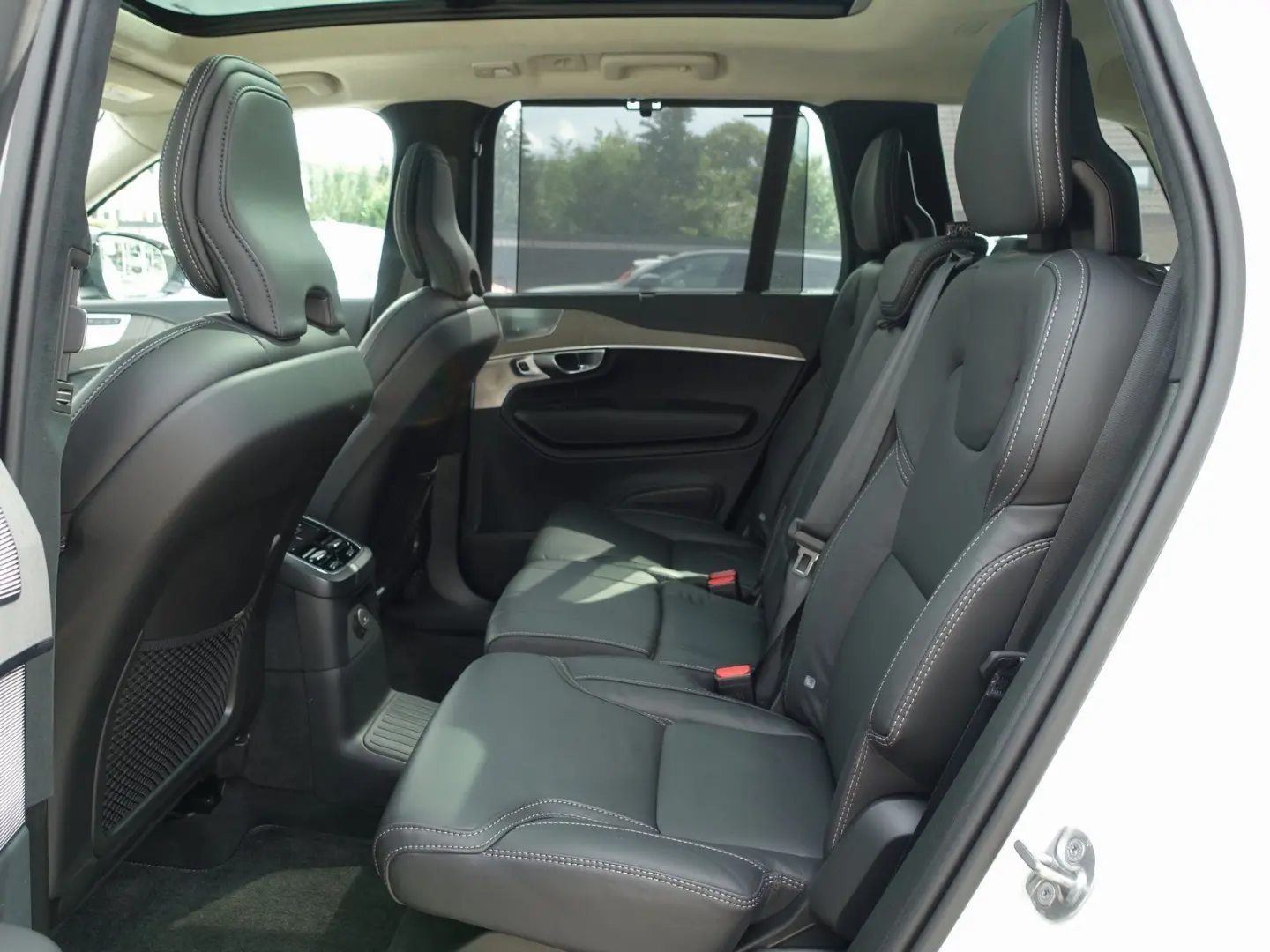 XC90 Ultra Dark T8 AWD Plug-in Hybrid PANO/B&W