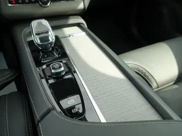 XC90 Ultra Dark T8 AWD Plug-in Hybrid PANO/B&W