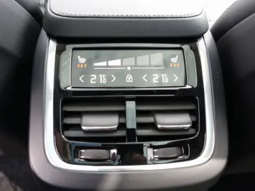 XC90 Ultra Dark T8 AWD Plug-in Hybrid PANO/B&W