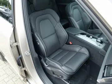 XC90 Plus T8 AWD Plug-in Hybrid Pano,B&W,HeadUp