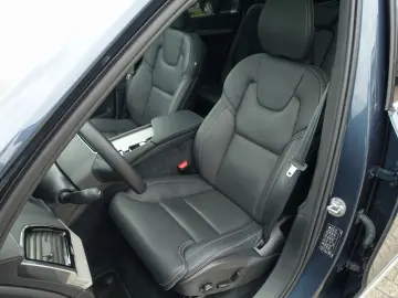 XC90 Ultra Bright T8 AWD Plug-in Hybrid Pano,B&W