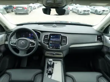 XC90 Ultra Bright T8 AWD Plug-in Hybrid Pano,B&W